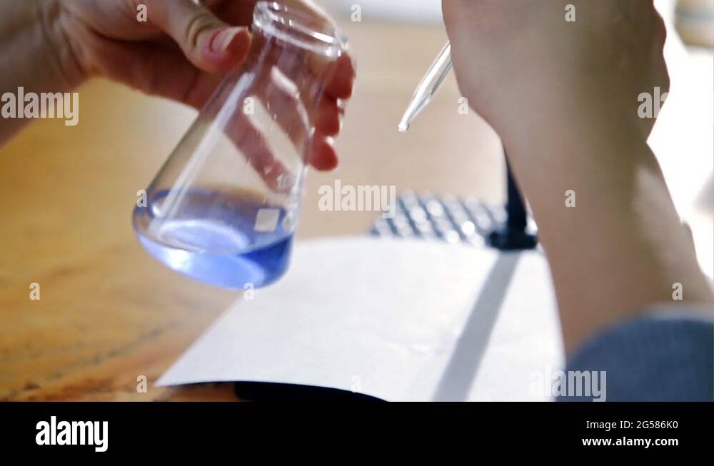 Burette Stock Videos & Footage HD and 4K Video Clips Alamy