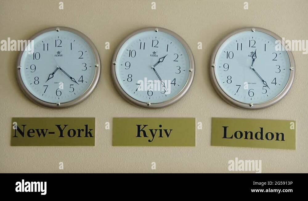 Time zones clocks Stock Videos & Footage HD and 4K Video Clips Alamy