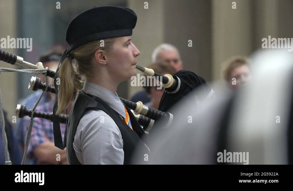 Playing bagpipes Stock Videos & Footage HD and 4K Video Clips Alamy