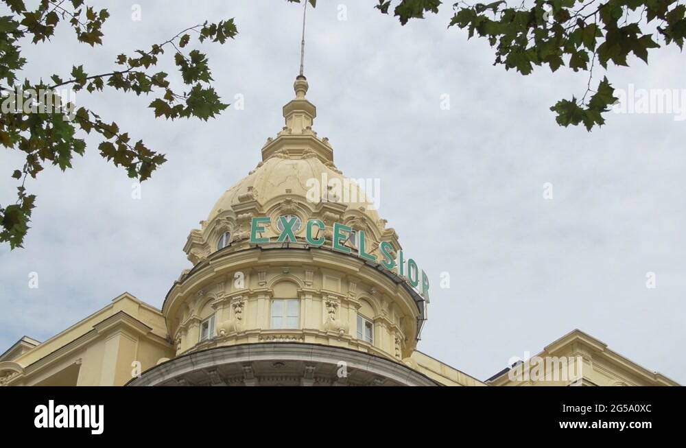 Building with cupola Stock Videos & Footage HD and 4K Video Clips Alamy