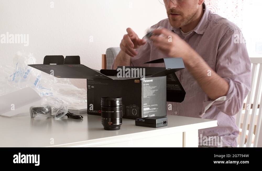 Focal plane shutter Stock Videos & Footage HD and 4K Video Clips Alamy