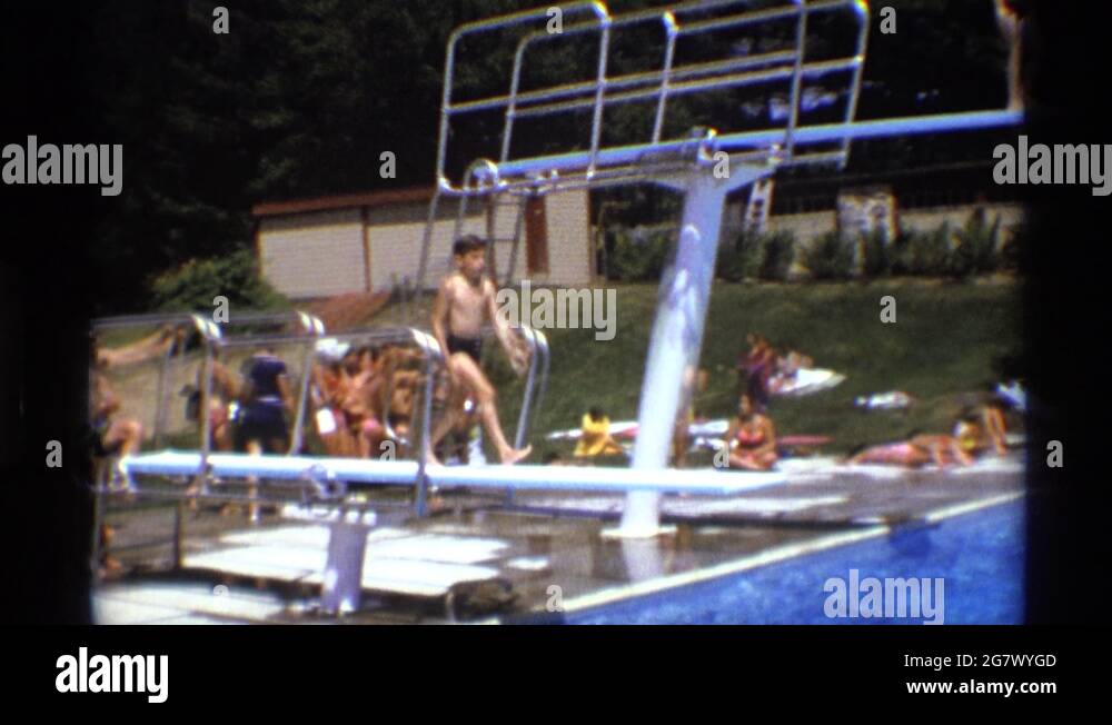 Bright dive Stock Videos & Footage HD and 4K Video Clips Alamy