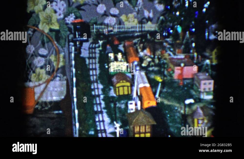 CLEVELAND OHIO1951 Operational Detailed Model Train With Lights That