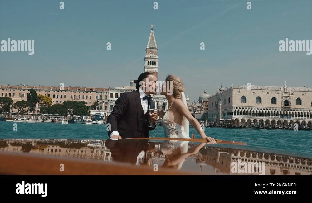 Eyebrow palace Stock Videos & Footage HD and 4K Video Clips Alamy