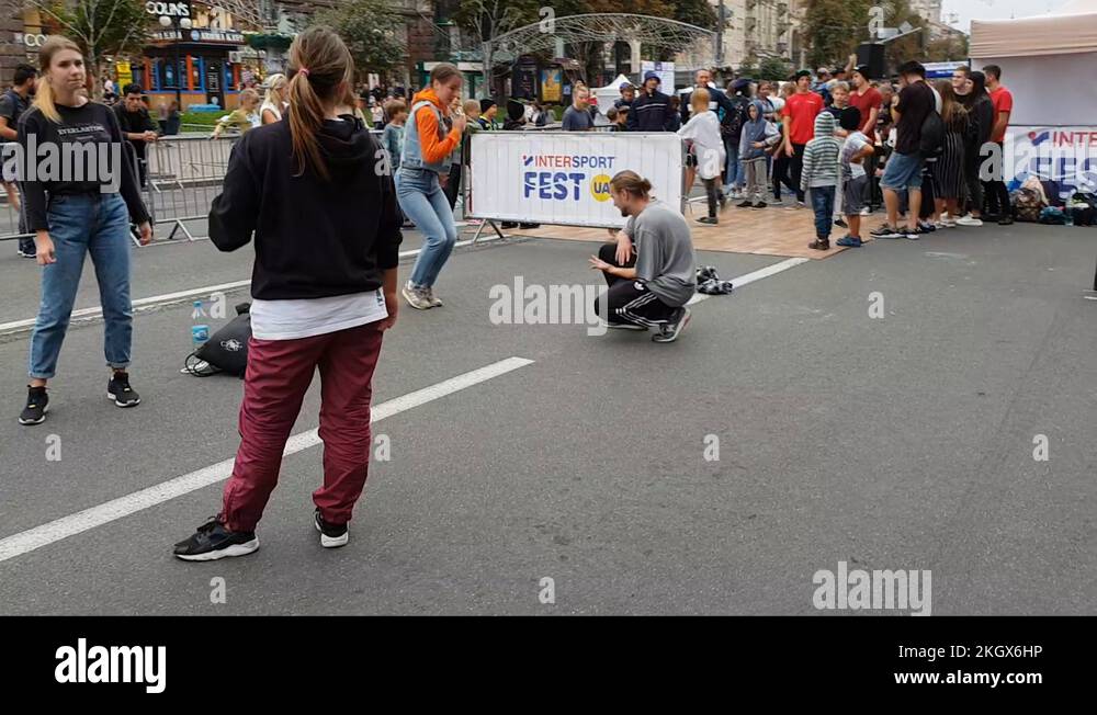 Spectators viewers crowd Stock Videos & Footage - HD and 4K Video Clips ...