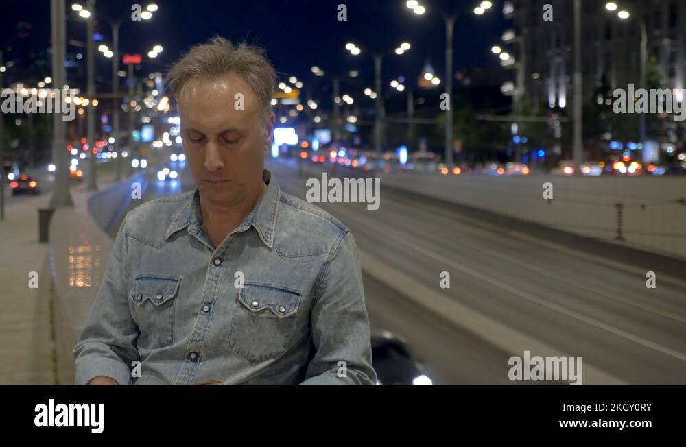 Map stands Stock Videos & Footage HD and 4K Video Clips Alamy