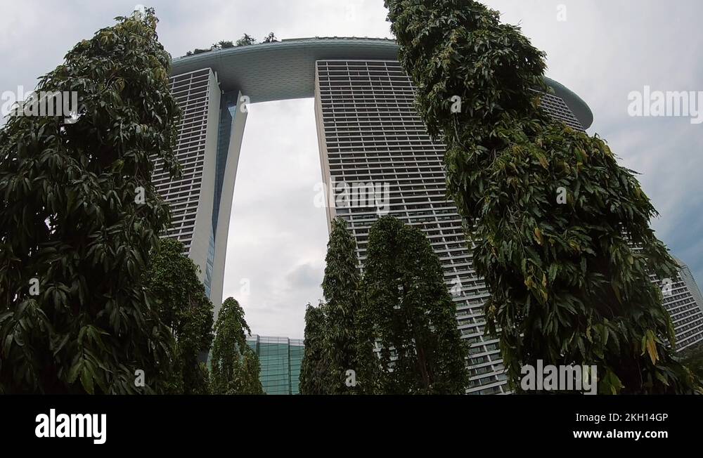 Singapore Gardening Stock Videos Footage Hd And 4k Video Clips Alamy