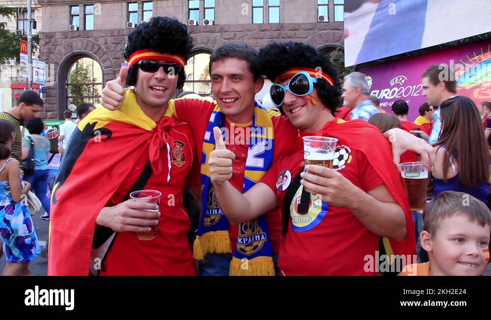 Spanish Football Fans Before Final Match Of European Football spanish-football-fans-before-final-match-of-european-football
