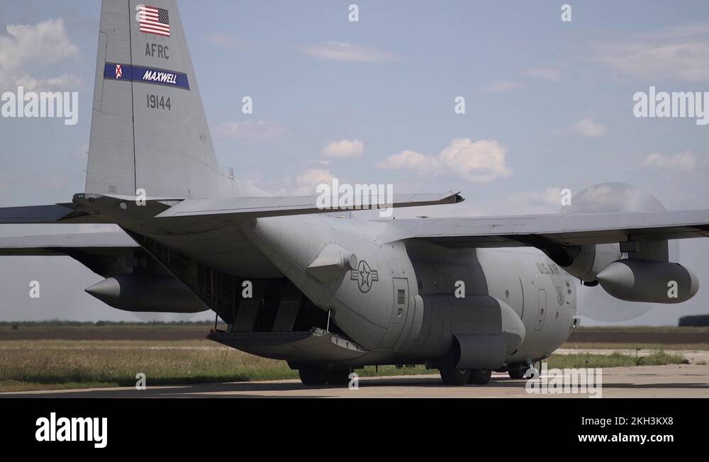 Rear door closing on U.S. Air Force C-130 Hercules Stock Video Footage ...