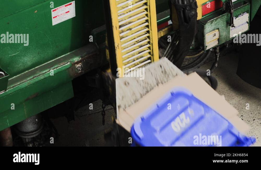 Recycling collection truck Stock Videos & Footage - HD and 4K Video ...