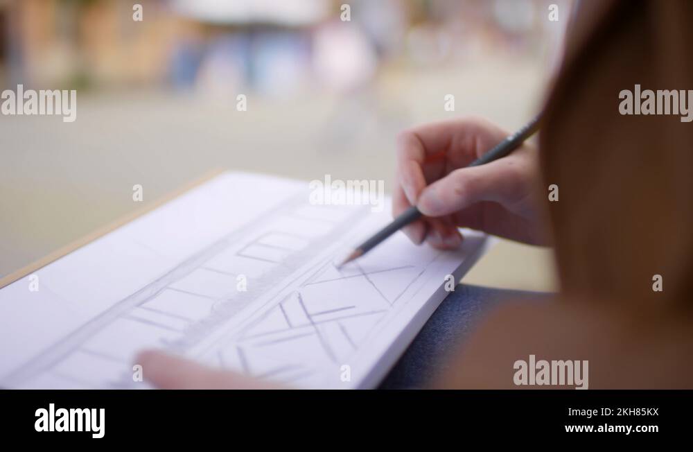 Shetching Sketching outdoors Stock Videos & Footage - HD and 4K Video Clips - Alamy