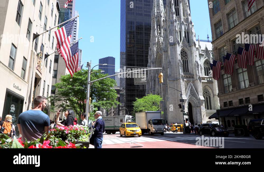 Atlas statue rockefeller plaza center new york city Stock Videos