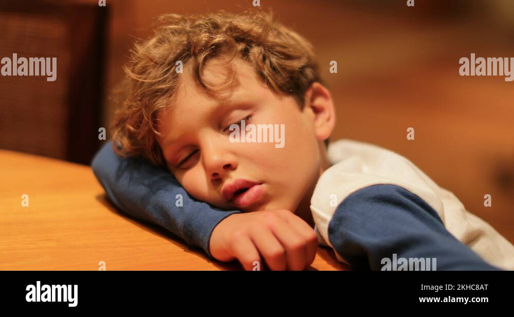 Drooping head Stock Videos & Footage HD and 4K Video Clips Alamy