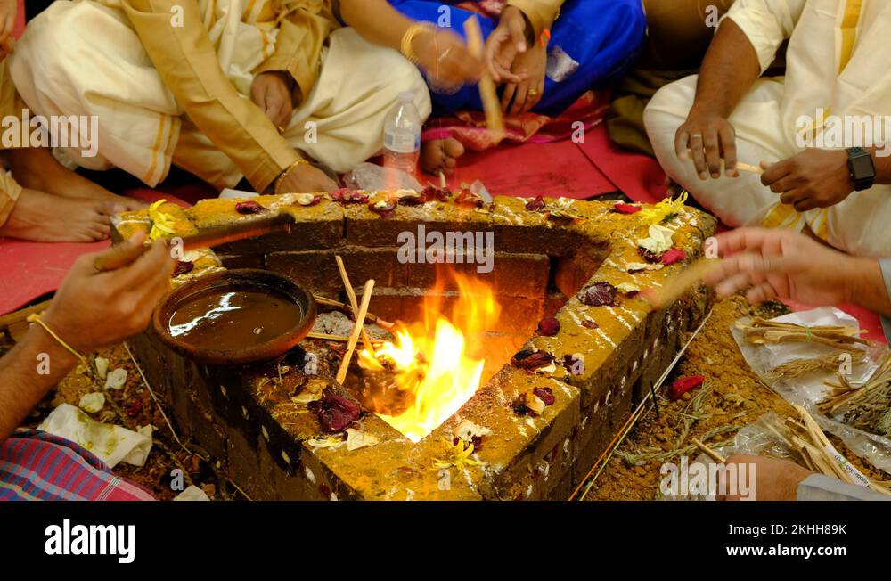 Vedic fire altar Stock Videos & Footage - HD and 4K Video Clips - Alamy