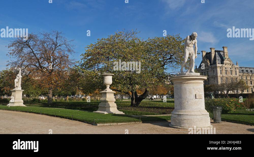 Louvre sculpture garden Stock Videos & Footage HD and 4K Video Clips
