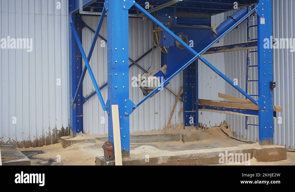 Sawdust warehouse Stock Videos & Footage HD and 4K Video Clips Alamy