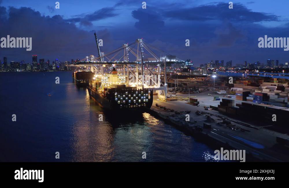 Lightning port Stock Videos & Footage HD and 4K Video Clips Alamy