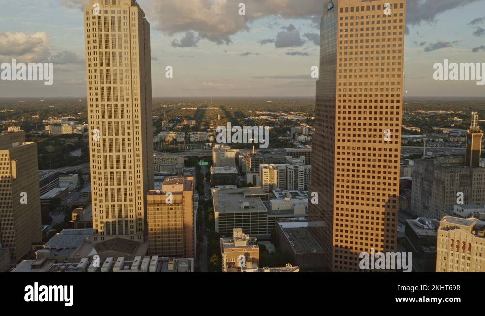 Atlanta Aerial v583 Flying backwards heading west with west facing downtown Stock Video Footage