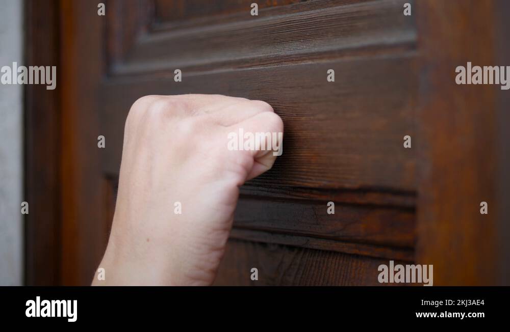 Hand knocking door Stock Videos & Footage - HD and 4K Video Clips - Alamy