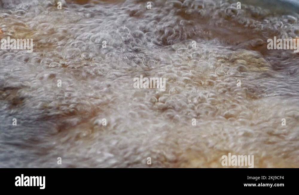 Bubbling cooking oil Stock Videos & Footage HD and 4K Video Clips Alamy