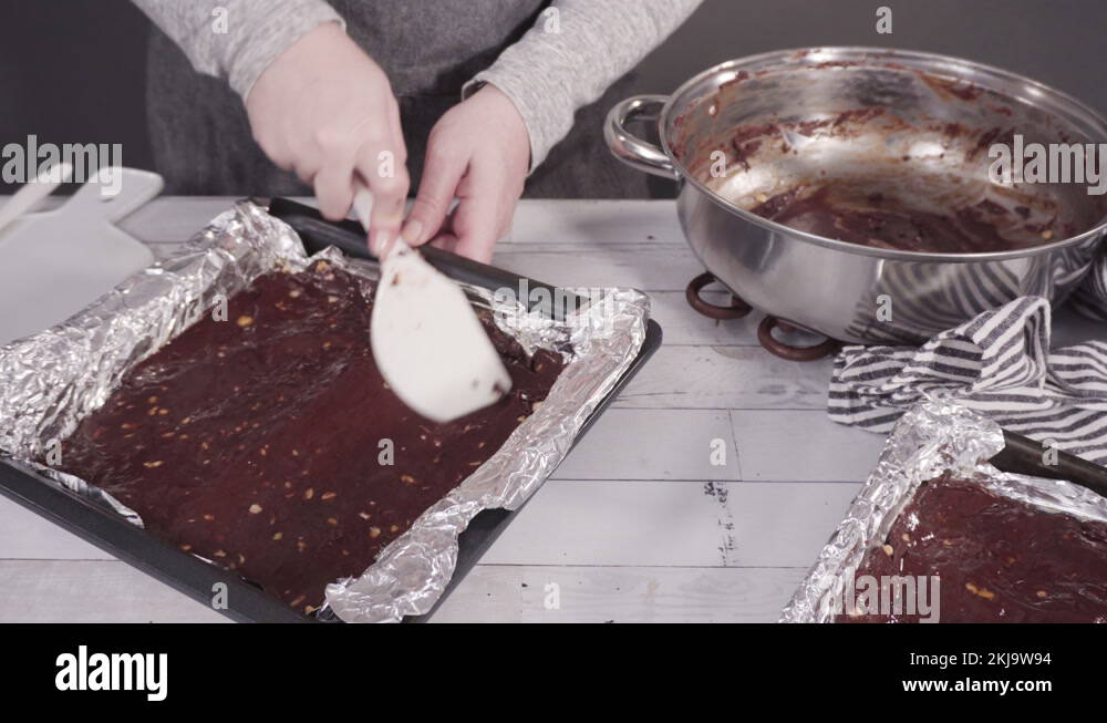 Baking pans Stock Videos & Footage HD and 4K Video Clips Alamy