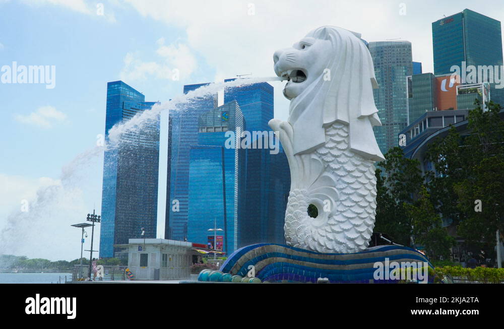 Merlion statue - symbol of Singapore Stock Video Footage - Alamy