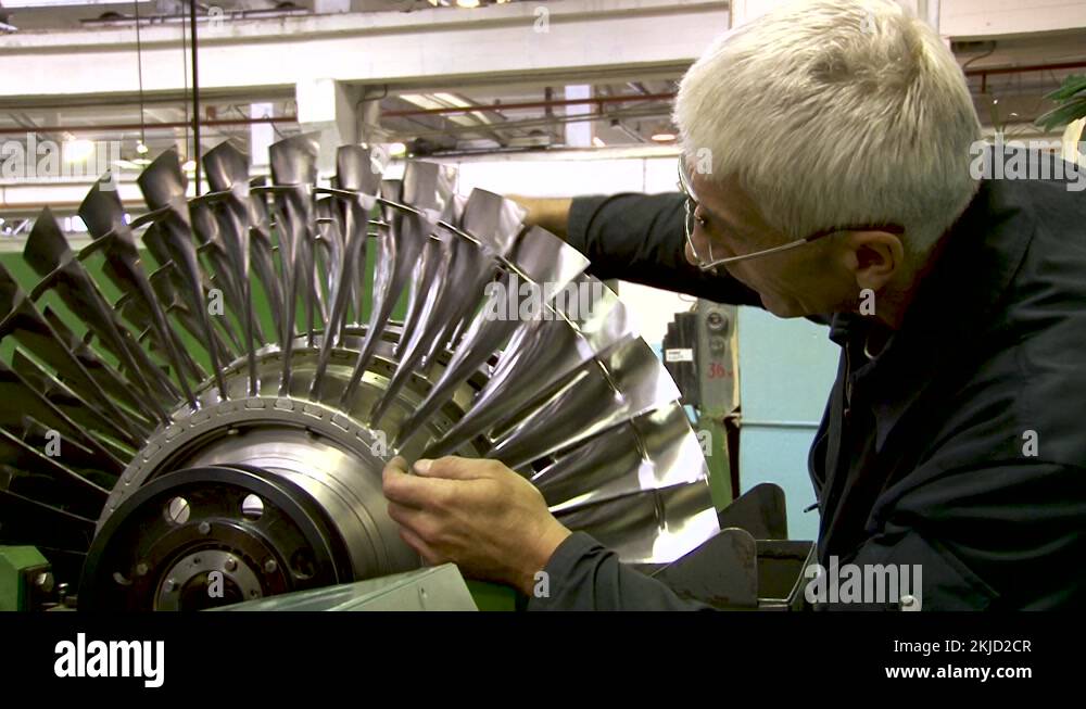 Repair of aircraft engines. Balancing jet engine shaft on balancing
