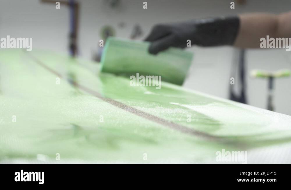 Using Squeegy Using squeegee Stock Videos & Footage - HD and 4K Video Clips - Alamy