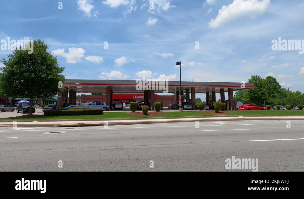 Qt gas station Stock Videos & Footage HD and 4K Video Clips Alamy