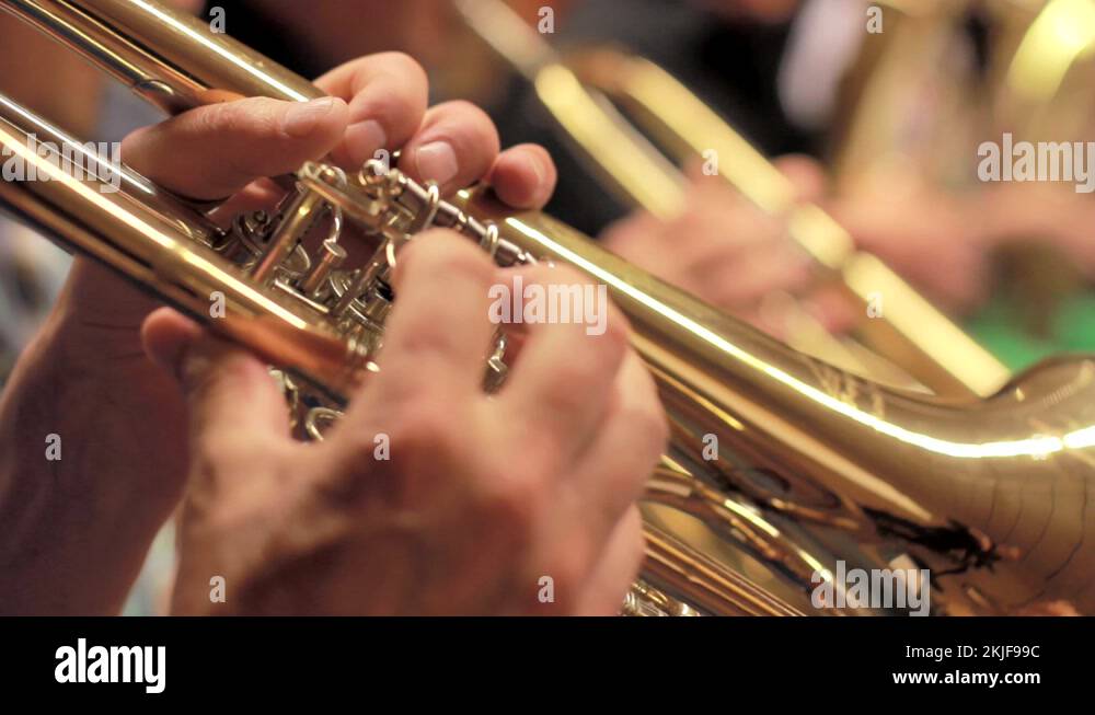 Trompete Stock Videos & Footage - HD and 4K Video Clips - Alamy