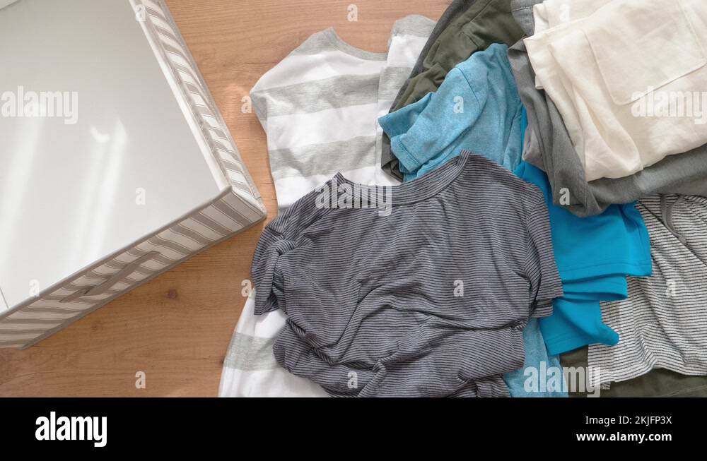 Vertical storage of clothing, Marie Kondo tidying up method, room