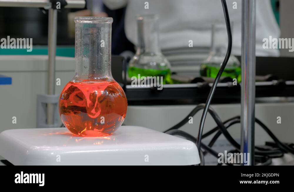 Laboratory equipment mixer with moving stir bar for mixing