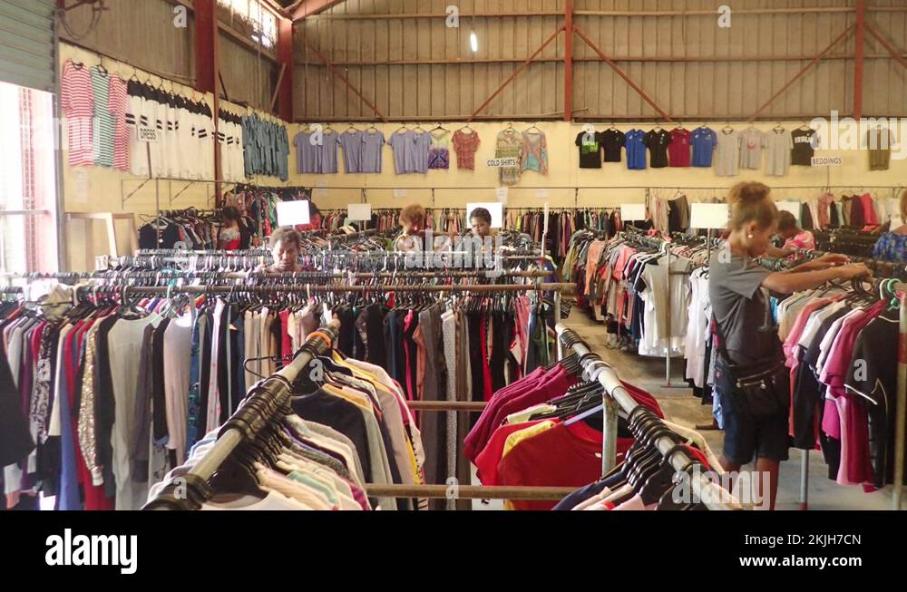 Second hand clothing store in Papua New Guinea , Rabaul Stock Video
