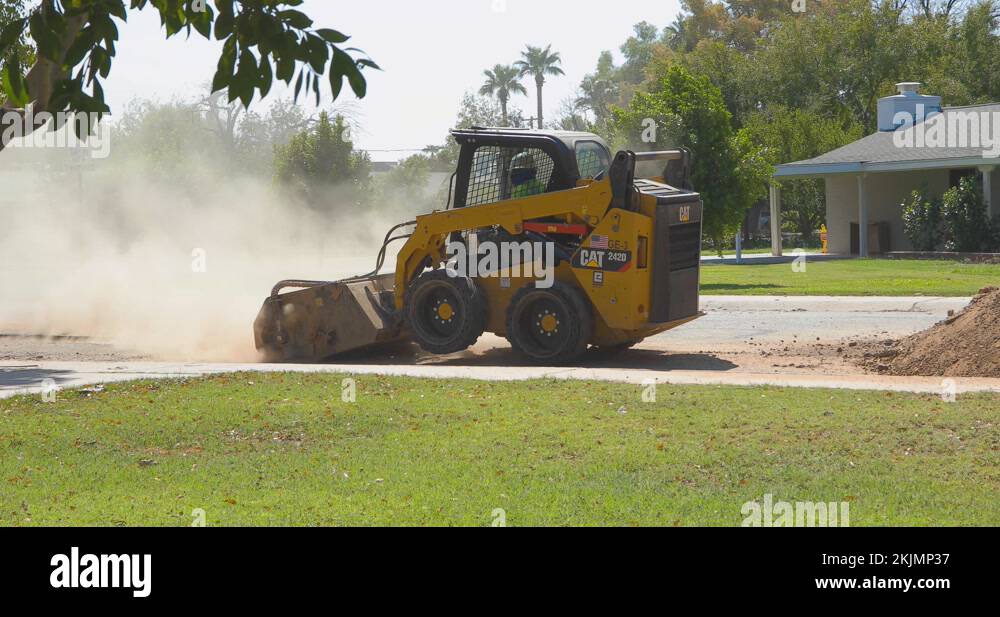 Skid steers Stock Videos & Footage HD and 4K Video Clips Alamy