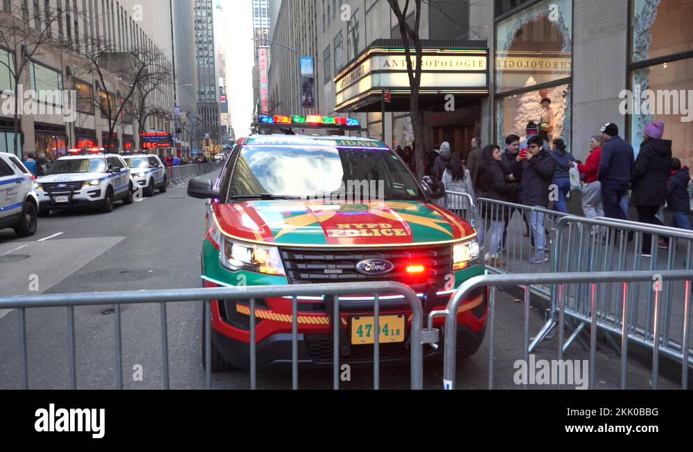 nypd Holiday police car in New York city Stock Video Footage - Alamy