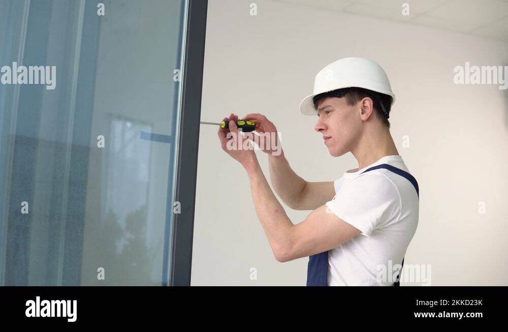 Forming windows Stock Videos & Footage - HD and 4K Video Clips - Alamy