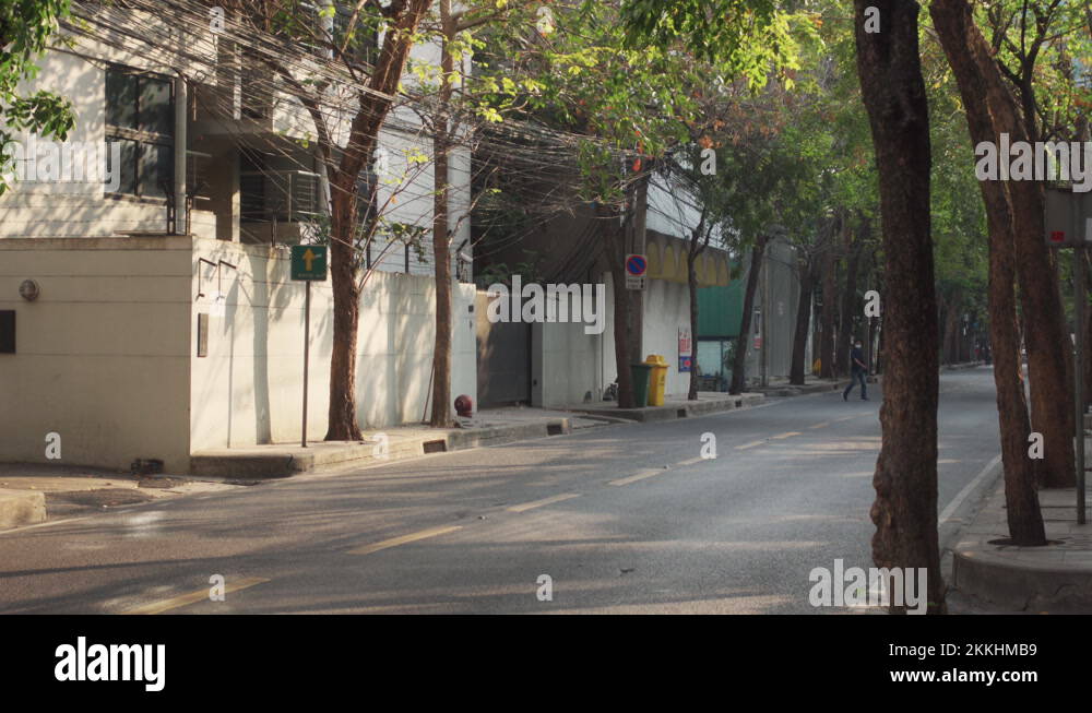 Quiet Area on Sukhumvit Road in Bangkok Stock Video Footage - Alamy