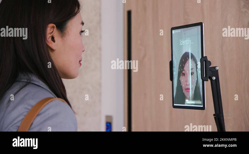 Open clock face Stock Videos & Footage HD and 4K Video Clips Alamy