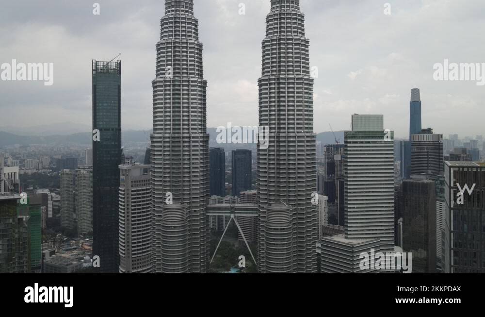 Menara berkembar Stock Videos & Footage - HD and 4K Video Clips - Alamy