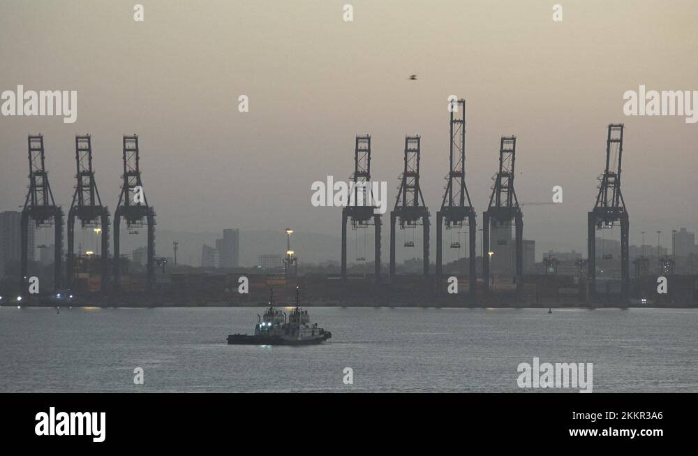 Dry docking at port Stock Videos & Footage HD and 4K Video Clips Alamy