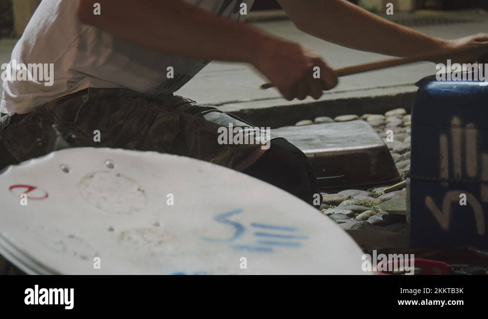 Busker bucket Stock Videos & Footage HD and 4K Video Clips Alamy