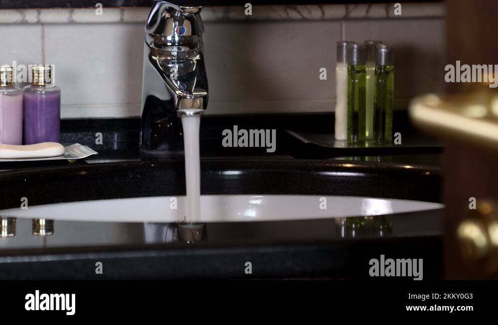 Mini shampoo bottles hotel Stock Videos & Footage HD and 4K Video