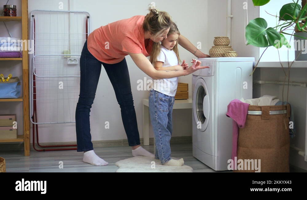 Turn explain Stock Videos & Footage HD and 4K Video Clips Alamy