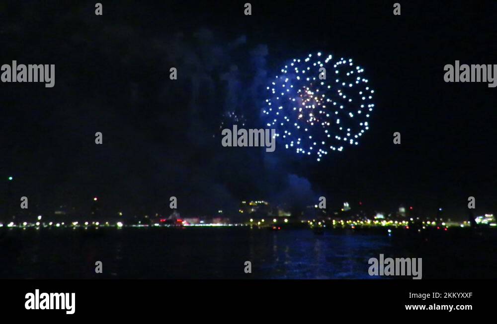 Exploding fireworks Stock Videos & Footage - HD and 4K Video Clips - Alamy