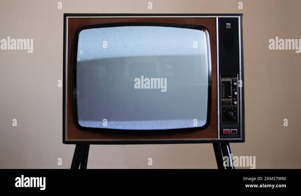 old-tv-still-working-tv-home-appliances-tv-entertainment-tv-on