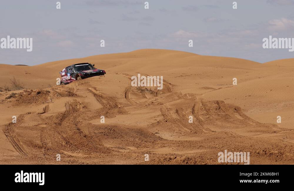 Kamaz dakar truck Stock Videos & Footage - HD and 4K Video Clips - Alamy