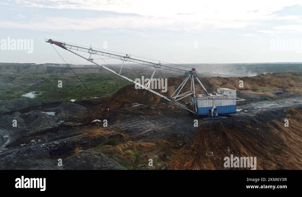 Walking dragline excavator Stock Videos & Footage - HD and 4K Video ...