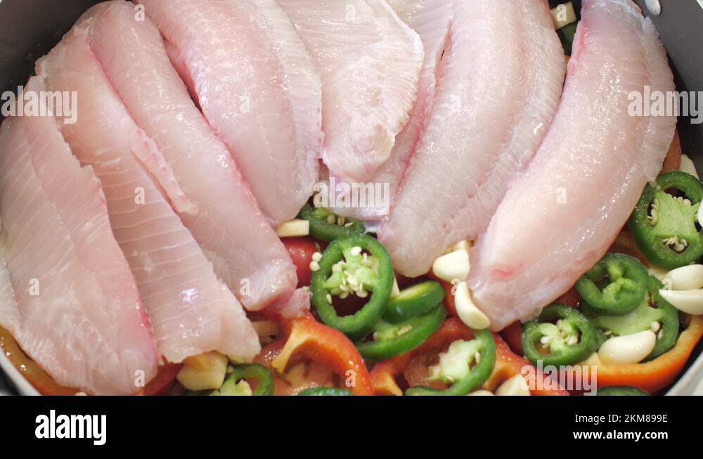 Moroccan Fish in Spicy Tomato Sauce recipe Step by Step,Mizrahi Jewish