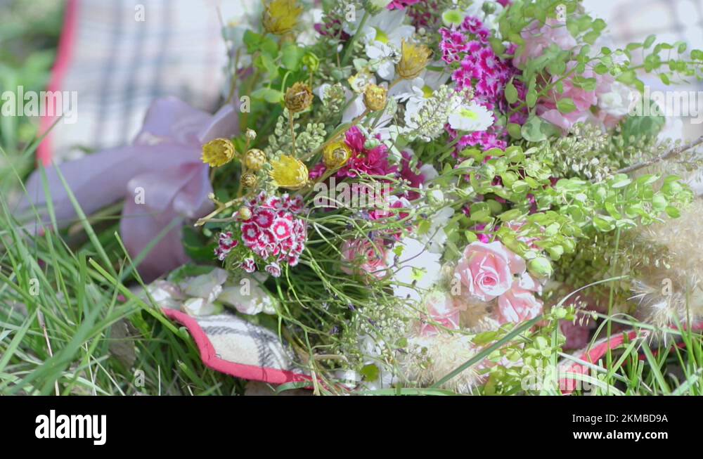 Mixed garden bouquet Stock Videos & Footage HD and 4K Video Clips Alamy