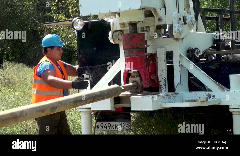 Drilling rig URB 2A2. Installation of a drill pipe on URB 2A2 rotator